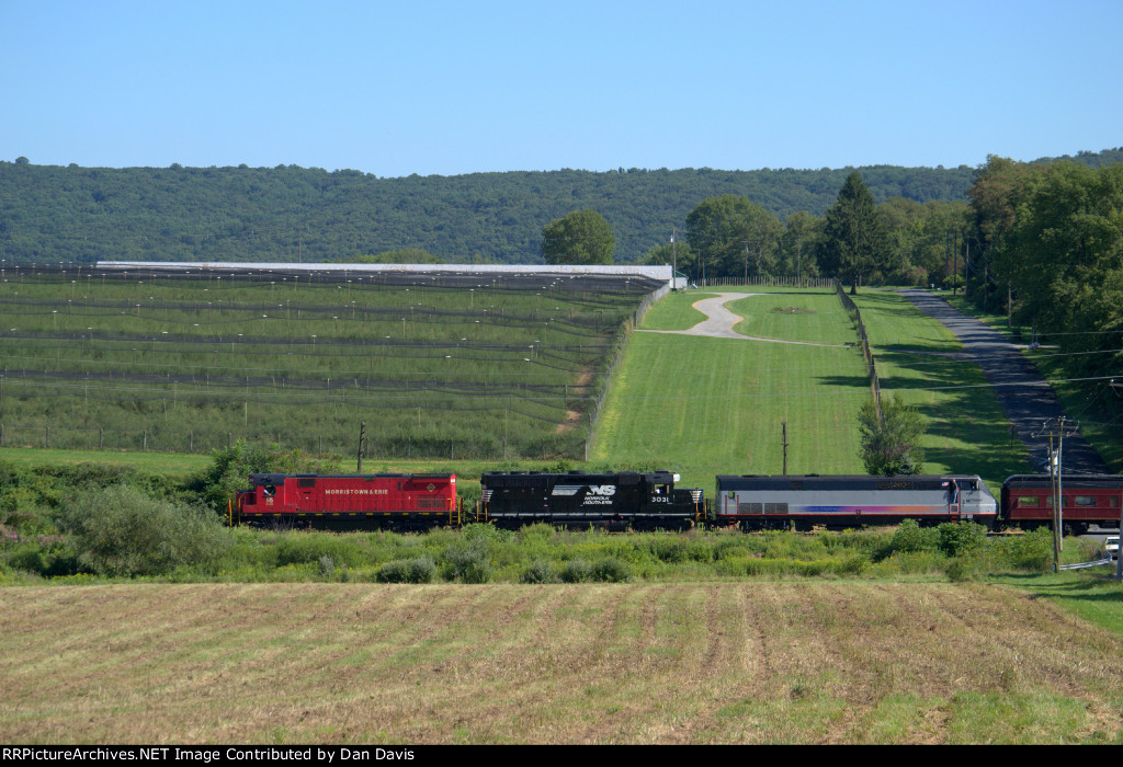 975 crossing through Mansfield Townshi[